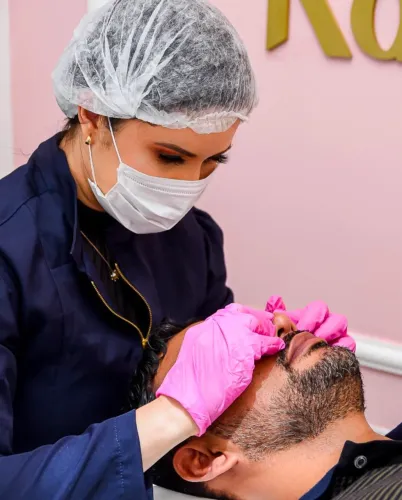 Limpeza de pele em domicílio ou em clínica