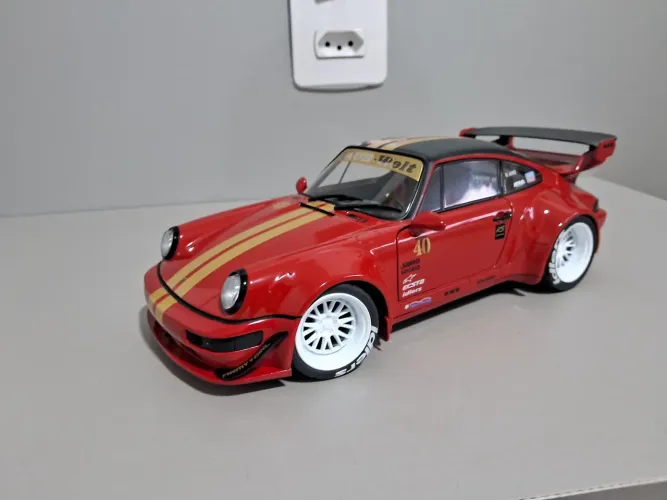 Miniatura 1:18 Solido Porsche 911