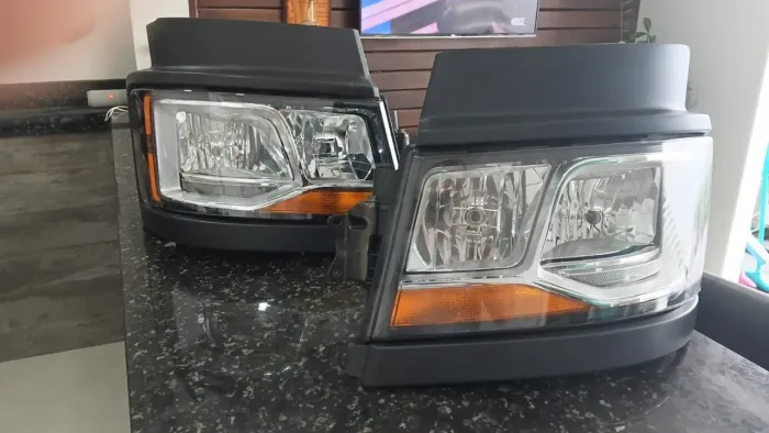 Par de Farol NTG Scania original 