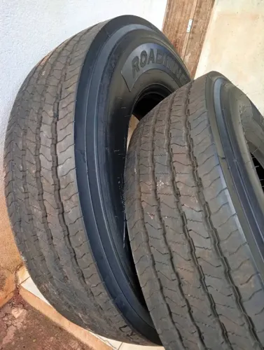 Pneus importados da marca Roadwing