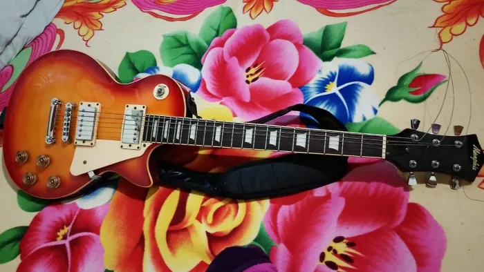Guitarra Memphis by Tagima Les Paul Cherry Sunburst