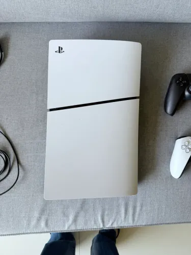 PS5 digital 1TB 2 controles