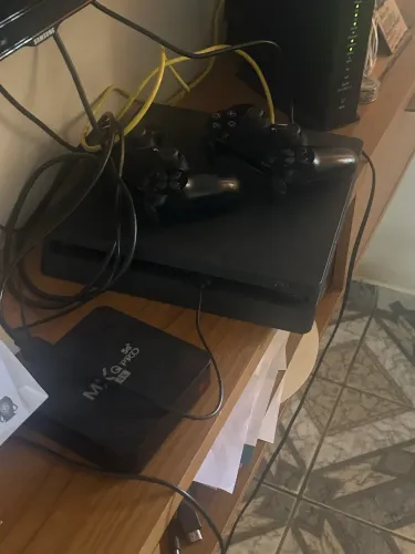 Ps4 Slim 1tb com 2 controles