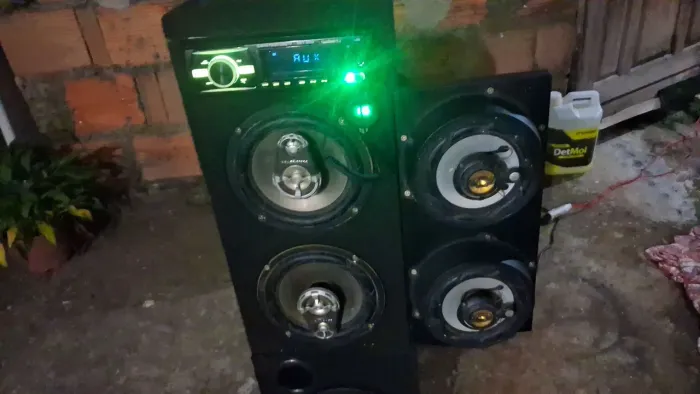 Vendo 4 alto falante,6 polegadas e 5 para celta prisma e outros carro 