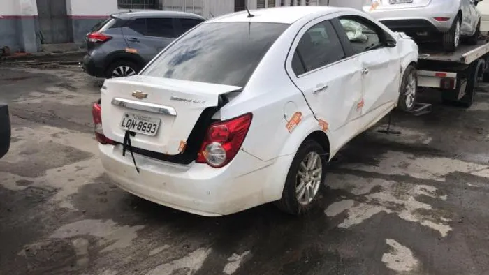 Vidro traseiro sonic sedan