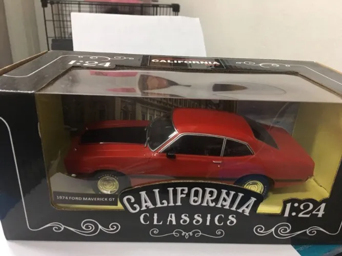 miniatura Maverick Gt 1:24 california classics
