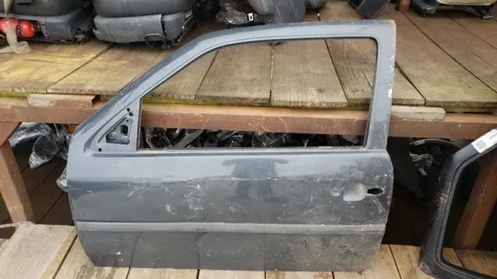 Porta Lisa Dianteira Esquerda Volkswagen Gol G4 2 portas