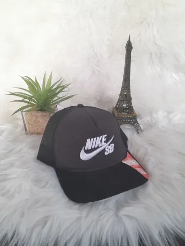 BONÉ NIKE SB METADE DE REDINHA PRETO