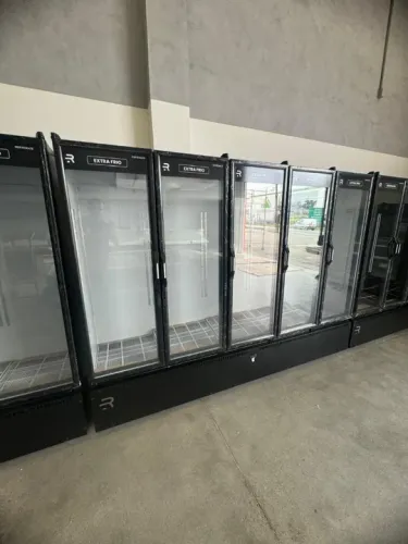 Auto serviço 5 portas para bebidas extra frio novo com garantia