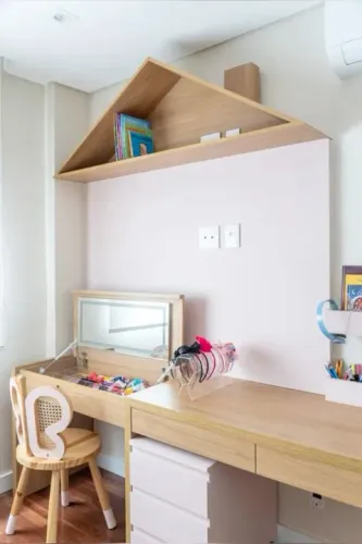 Escrivaninha infantil