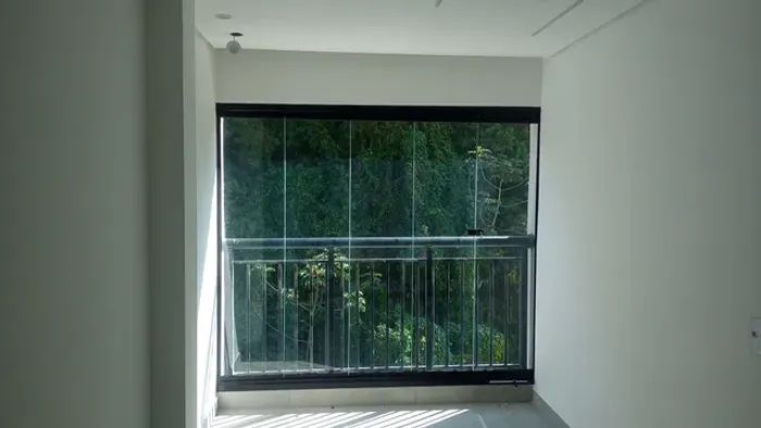 Envidraçamento de sacada Box e espelhos