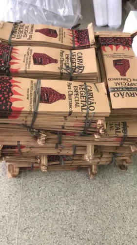 VENDO EMBALAGENS DE CARVÃO VEGETAL DE 3 KILOS 