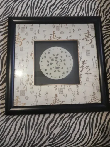 Quadro chinês original com medalhão em jade esculpido