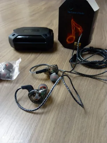 Fone De Ouvido Com Fio Qkz Ak6 Preto In Ear Graves Excelentes