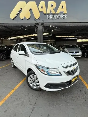 Chevrolet Onix Hatch LT 1.4 8V Flex Power Mec. 4P 2015