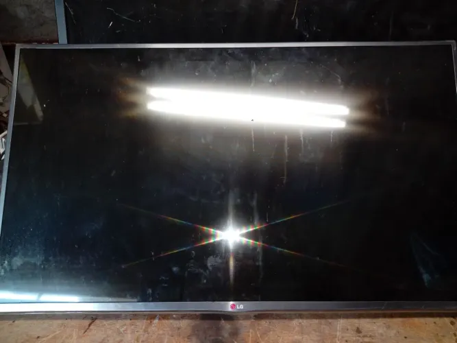 TV LG com defeito na tela
