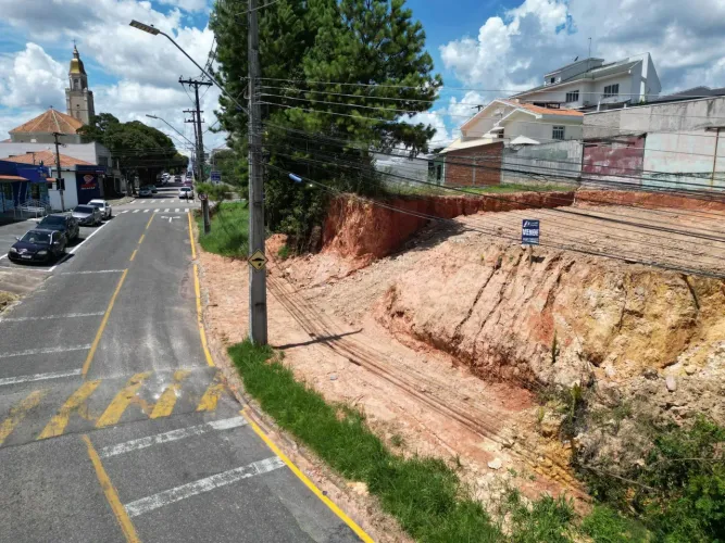 Lote / Terreno em Centro - Araucária