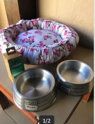 Cama e comedouro pra pet