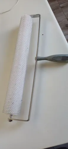 Rolo fura bolhas 48cm cabo metálico $ 130,00