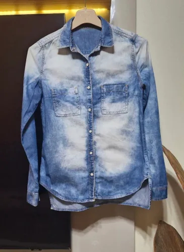 Camisa feminina jeans mesclado