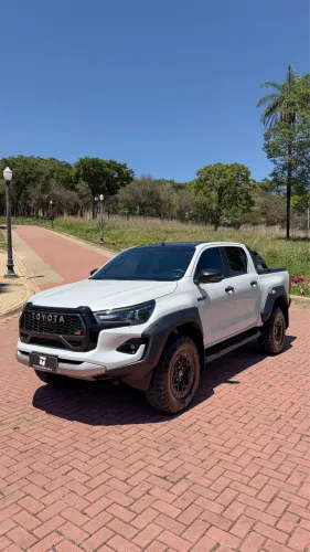 Toyota Hilux CD Gr-s 4X4 2.8 TDI Dies. Aut. 2024