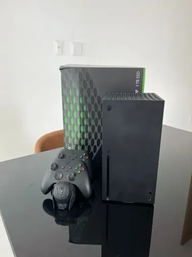 Xbox Series X - 1TB + 2 Controles