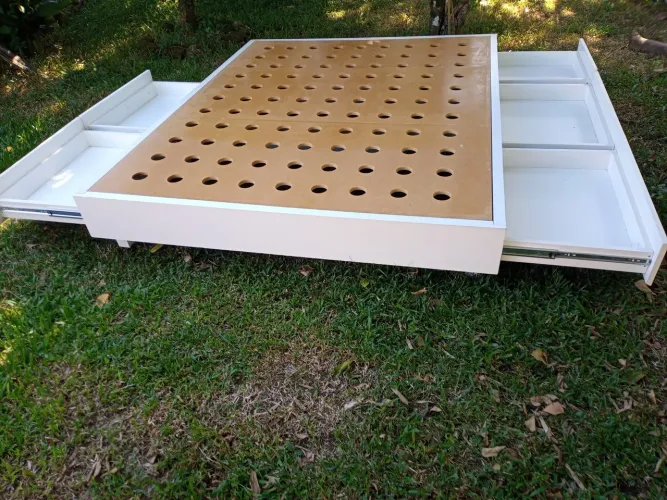 Com entrega Linda cama Queen com gavetas MDF 