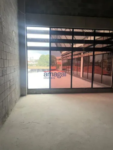 SALA COMERCIAL EM PATIO MILLENIUM