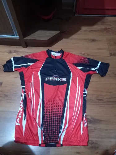 Camisa de ciclismo GG, R$69,00 cada.