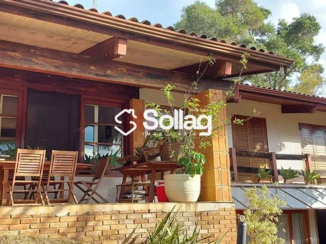 Casa para alugar no Condomínio Marambaia com 4 quartos sendo uma suíte em Vinhedo, interio