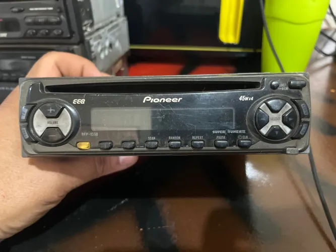 Aparelho de som Pioneer DFP-1350, não sei ce funciona.