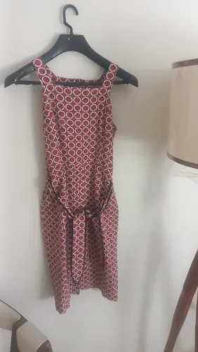Vestido estampado detalhes