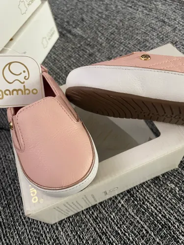 Tênis rosa em couro Gambo 