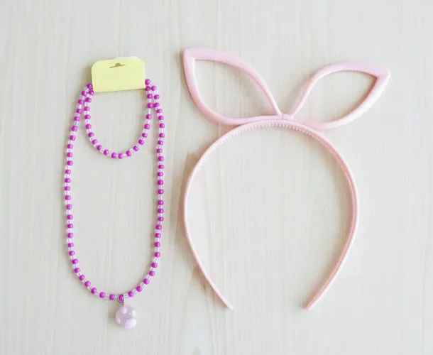 Conjunto Infantil Pulseira e Colar com Pingente que brilha no escuro + Tiara