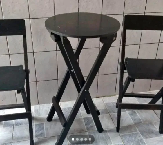 Bistrô Sextavada ou Redonda com Cadeiras Altas Dobráveis Conjunto cru ou preto