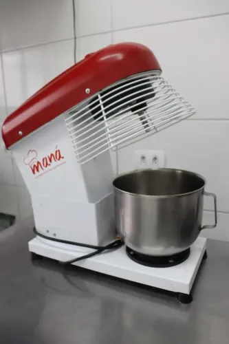 Vendo equipamentos e balcões 