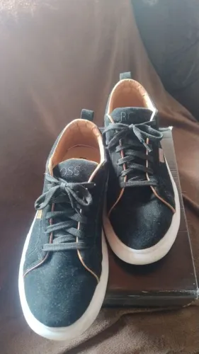 Tenis da marca Boss esportivo social bem estiloso para quem gosta, tamanho 41<br><br>R$ 110