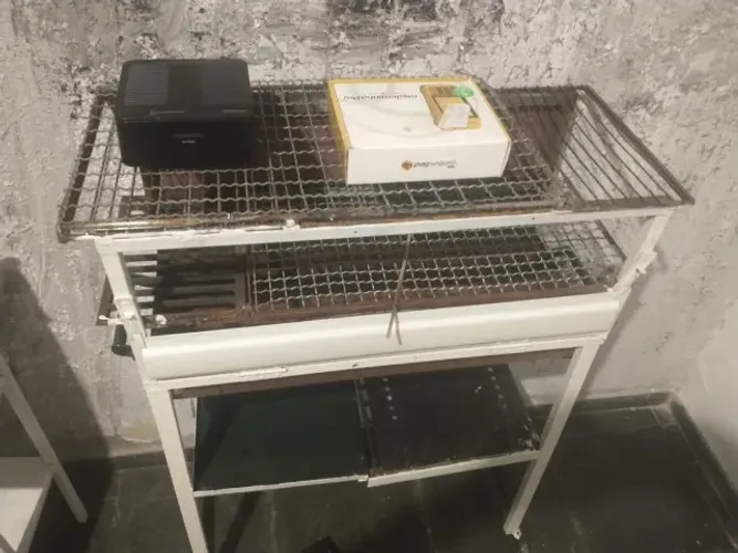 Churrasqueira com rodinhas , para uso comercial ou residencial, barato, vendo ou troco.