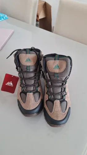 Bota HIKEUP nova 41/42. <br>R$ 250 <br>Região Tatuapé SP