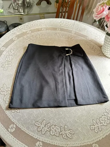 Saia Preta Elegante