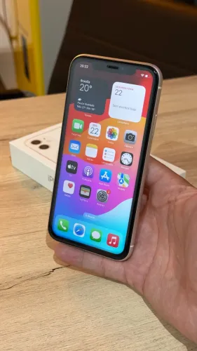 iPhone 11 64GB Branco - Saúde da bateria 100%! Loja física! Com 90 dias de garantia! 18x