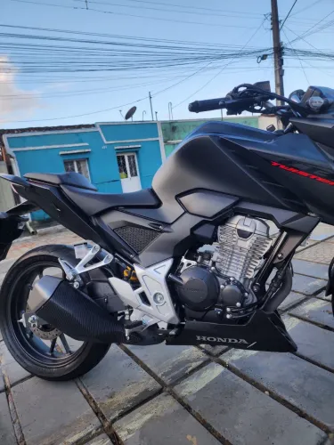 Repasso CB 300f Twister 2024 ou vendo já quitada valor dela 24.500 
