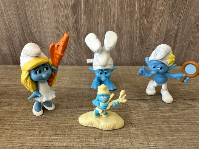 Lote 4 bonecos originais Smurfs: Smurfette Vanity Hefty Smurf músico Campinas-sp
