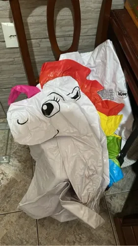 Vendi boia grande de unicórnio da marca mor nunca usada