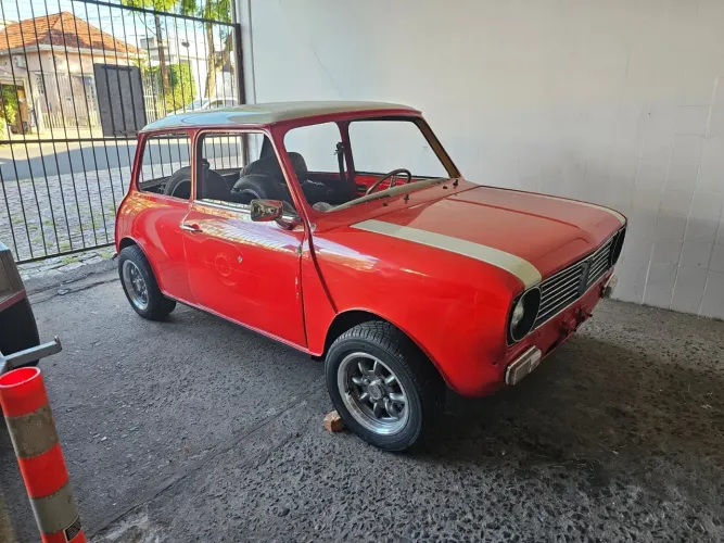 Mini Cooper GT 1275 1972 para restauração em bom estado.