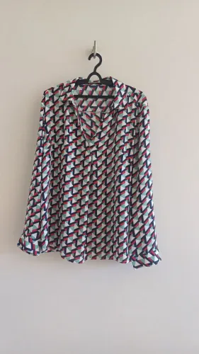 Camisa estampada geométrica manga longa