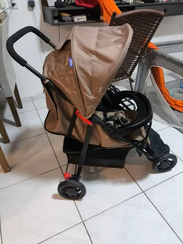 Carrinho de bebê Cosco