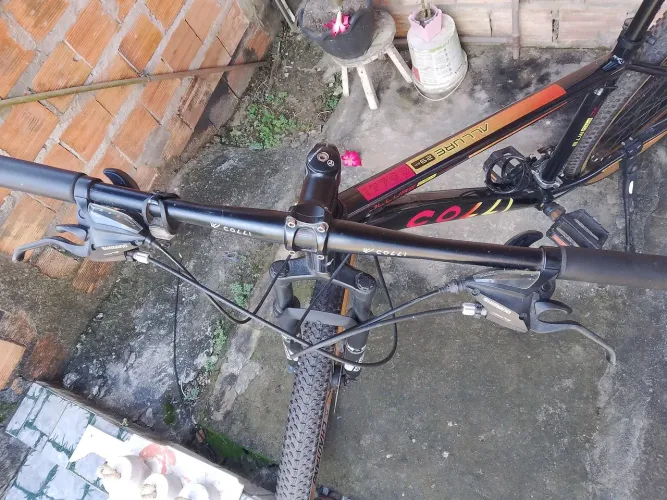 Vendo uma baike colli aro 29 semi nova