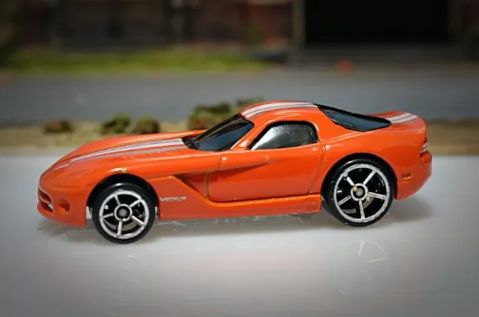 DODGE VIPER COMPETIÇÃO - Hot Wheels 1:64 (de 2005)