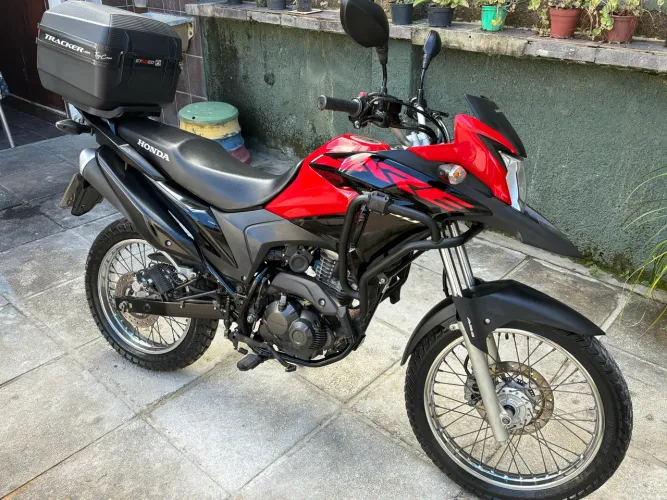 XRE 190 impecável único dono com Baú e Protetor motor 